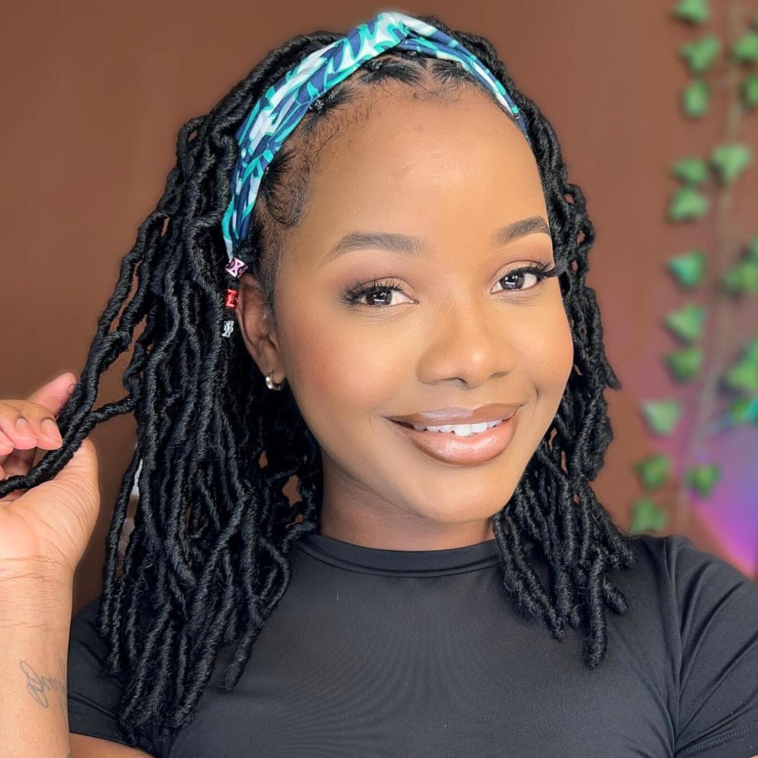 ( US ONLY) FAST SHIPPING FL | Toyotress Faux Locs Crochet Hair - Soft Natural Ombre Brown Long Pre-looped Faux Locs Crochet Braids, Curly Wavy Synthetic Braiding Hair Extensions