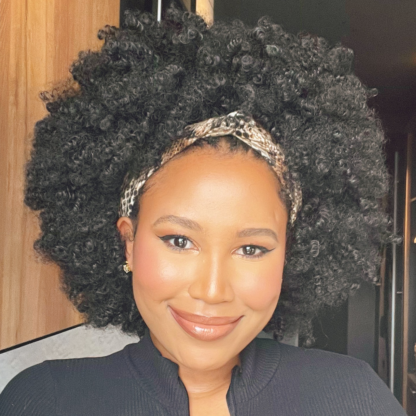 Toyotress Short Kinky Afro Curly Wigs 12 Fluffy Kinky Afro Natural Black Curly Hair Synthetic Wig with Bangs 0918 P1B 350