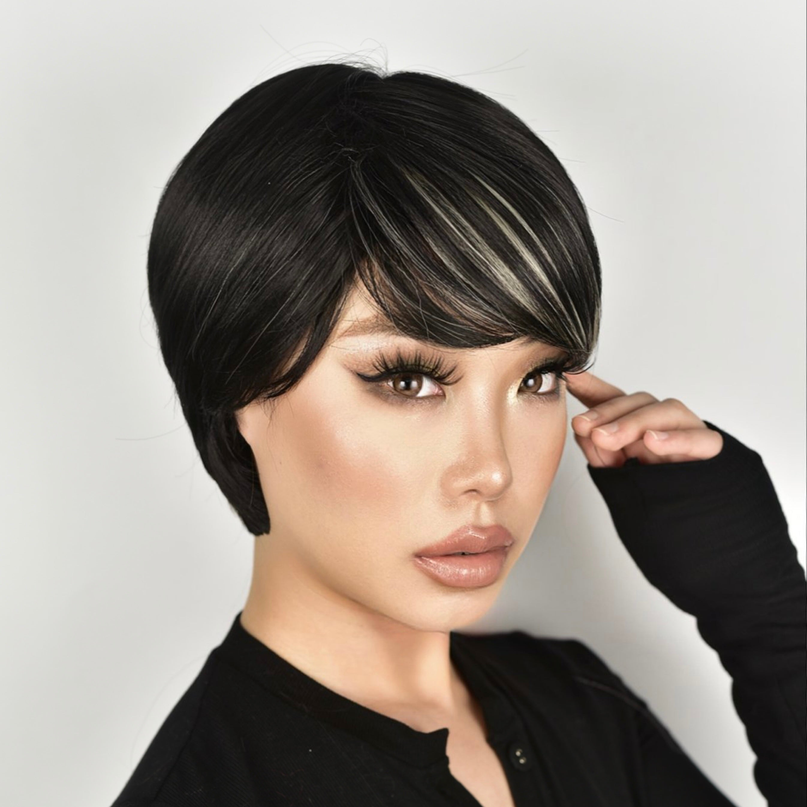 TOYOTRESS VANESSA SHORT NEAT BOB SYNTHETIC WIG 4